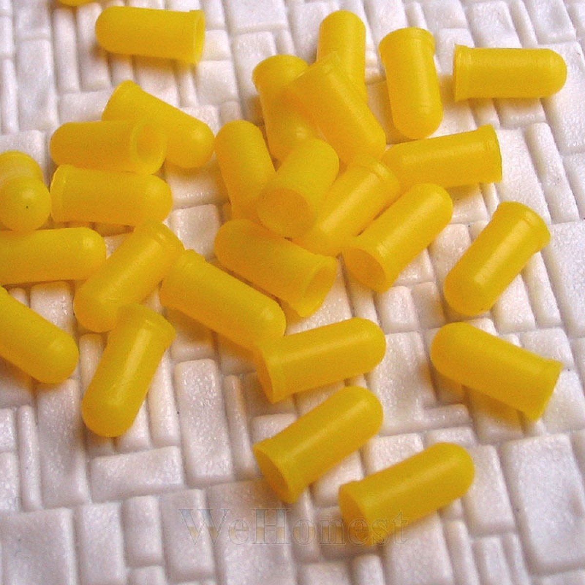 20 pcs Yellow Caps for Grain of Wheat Bulbs